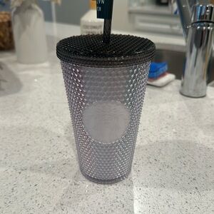 16 oz Silver, red, and green National Kuwait Day Starbucks tumbler